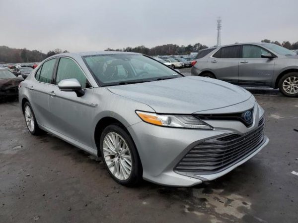 2020 TOYOTA CAMRY XLE HYBRID - obrazek 2