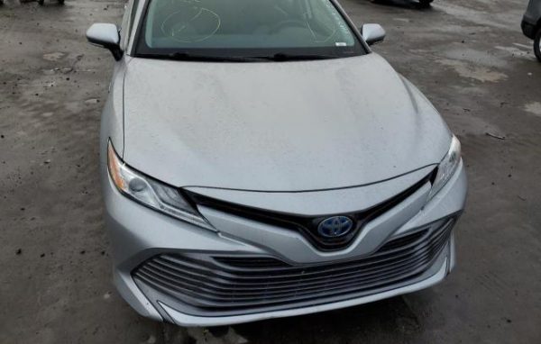 2020 TOYOTA CAMRY XLE HYBRID - obrazek 10